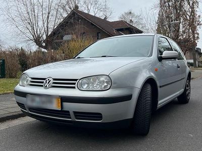 Silber Gebraucht 1998 VW Golf IV Kleinwagen | 1.380 € (Etwas zu teuer)