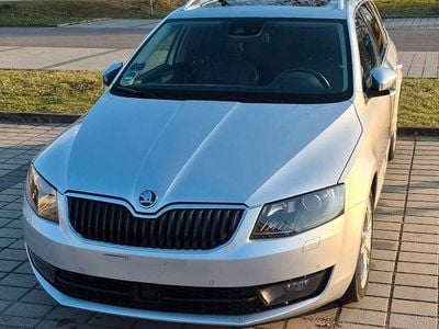 Gebraucht Skoda Octavia Elegance 179 PS (131 kW) 2014 Silber Kleinwagen