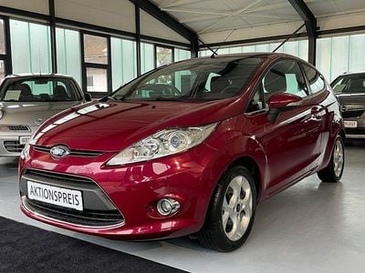 Gebraucht Ford Fiesta Titanium 82 PS (60 kW) 2011 Hot magenta metallic Kleinwagen