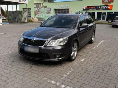 Używany Skoda Octavia vRS 170 KM (125 kW) 2011 Czarny Kombi