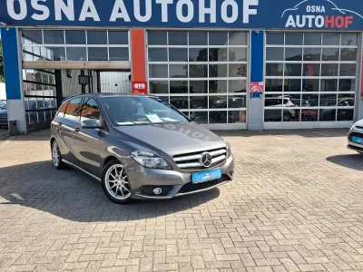 Gebraucht Mercedes B180 109 PS (80 kW) 2014 Grau Kleinwagen