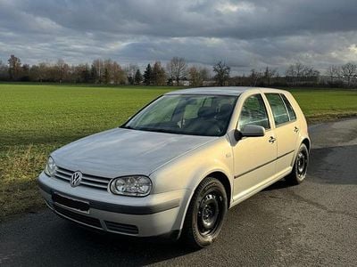 Gebraucht VW Golf IV 100 PS (73 kW) 1998 Silber Kleinwagen