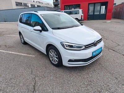 Gebraucht VW Touran 122 PS (89 kW) 2021 Weiß Van / Kleinbus