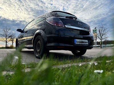 gebraucht Opel Astra GTC 110ps Diesel schwarz