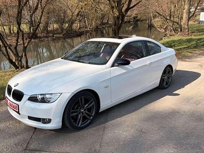 Gebraucht BMW 325 Sport Line 218 PS (160 kW) 2007 Weiß Coupé