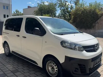 Gebraucht Opel Vivaro-e Combi 120 PS (88 kW) 2021 Weiß Van / Kleinbus