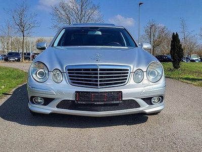 Usata Mercedes E500 AMG 387 CV (284 kW) 2006 Argento Berlina