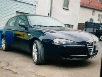 Gebraucht Alfa Romeo 147 105 PS (77 kW) 2009 Schwarz Kleinwagen