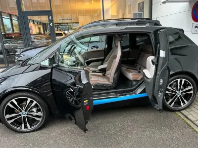 Gebraucht BMW i3 134 kW (183 PS) 2023 Schwarz Kleinwagen