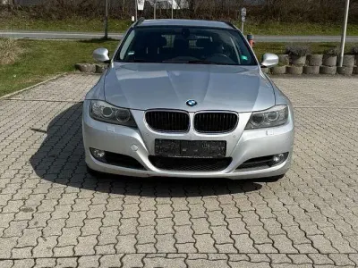 Gebraucht BMW 320 184 PS (135 kW) 2012 Silber Limousine
