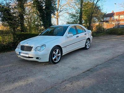 Gebraucht Mercedes C220 150 PS (110 kW) 2005 Weiß Limousine