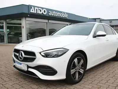 Gebraucht Mercedes C300e Avantgarde 313 PS (230 kW) 2024 Polarweiss Limousine