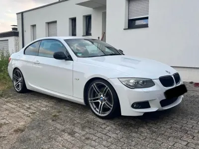 Gebraucht BMW 325 M Sport 217 PS (159 kW) 2010 Weiß Coupé