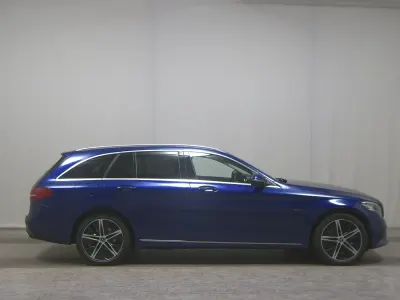 Gebraucht Mercedes C300e Avantgarde 306 PS (225 kW) 2020 Blau Kombi