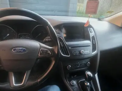 Gebraucht Ford Focus Trend 120 PS (88 kW) 2016 Grau Kombi
