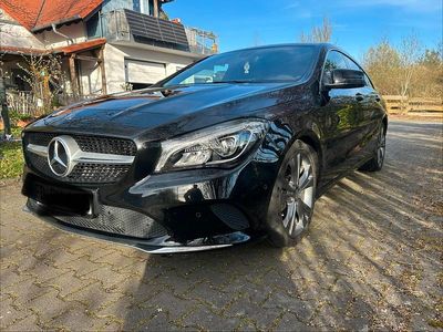 Usata Mercedes CLA200 139 CV (102 kW) 2019 Nero Station wagon