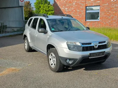 Gebraucht Dacia Duster 110 PS (80 kW) 2011 Silber SUV
