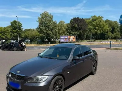 Gebraucht BMW 325 2005 Grau Limousine