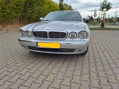 Jaguar XJ8
