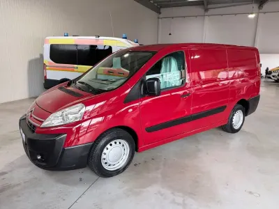 Käytetty Citroën Jumpy 90 HP (66 kW) 2010 Punainen Tila-auto