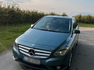 Mercedes B200