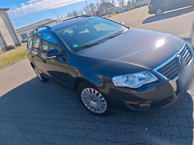 Gebraucht VW Passat 105 PS (77 kW) 2010 Braun Kombi