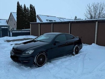 Gebraucht Mercedes C180 156 PS (114 kW) 2011 Schwarz Coupé