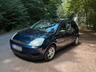 Gebraucht Ford Fiesta 100 PS (73 kW) 2004 Blau Kleinwagen