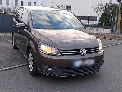 Usata VW Touran 105 CV (77 kW) 2012 Marrone Monovolume