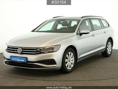 Gebraucht VW Passat 150 PS (110 kW) 2023 Silber Kombi