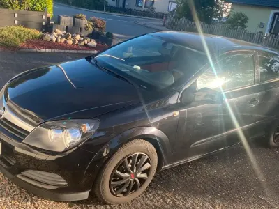 Gebraucht Opel Astra GTC 105 PS (77 kW) 2006 Schwarz Coupé