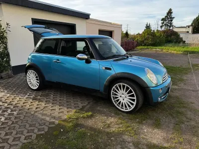 Begagnad Mini ONE 90 HK (66 kW) 2005 Blå Halvkombi