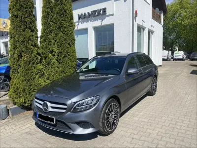 Gebraucht Mercedes C200 160 PS (117 kW) 2019 Selenitgrau Limousine