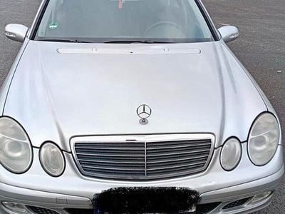 Mercedes E200