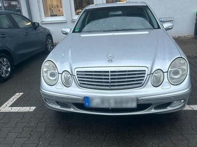 Mercedes E320