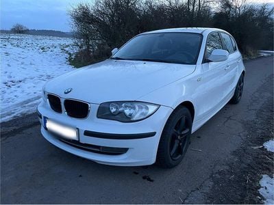 Gebraucht BMW 116 122 PS (89 kW) 2010 Weiß Kleinwagen