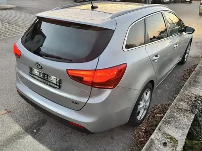 Gebraucht Kia Ceed Sportswagon Spirit 128 PS (94 kW) 2013 Silber Kombi