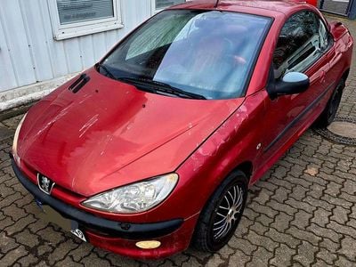 Gebraucht Peugeot 206 CC Platinum 109 PS (80 kW) 2002 Rot Cabrio