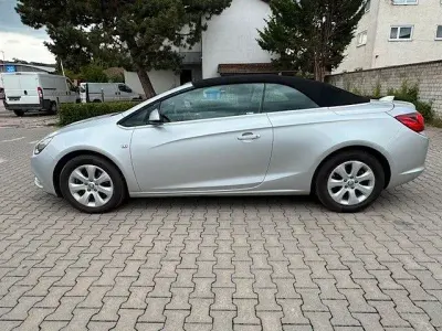 Gebraucht Opel Cascada Edition 140 PS (102 kW) 2018 Silber Cabrio
