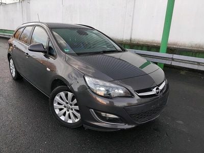 Grau Gebraucht 2013 Opel Astra Kombi | 2.490 € (Fairer Preis)