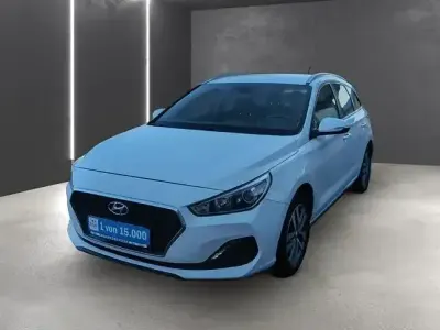 Gebraucht Hyundai i30 140 PS (102 kW) 2019 Polar white / sol Kombi