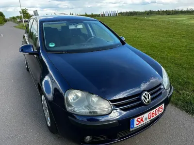 Usata VW Golf IV 90 CV (66 kW) 2004 Blu Berlina