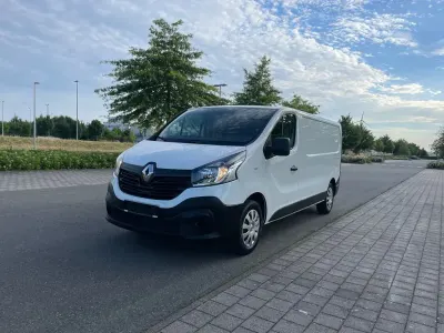 Gebraucht Renault Trafic 95 PS (69 kW) 2017 Weiß Van / Kleinbus