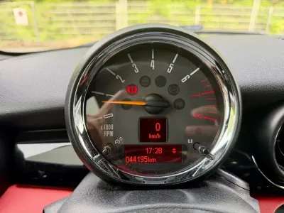 Gebraucht Mini Cooper 122 PS (89 kW) 2015 Rot Kleinwagen