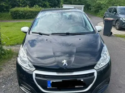 Gebraucht Peugeot 208 68 PS (50 kW) 2018 Kleinwagen