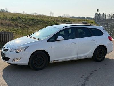 Gebraucht Opel Astra 110 PS (80 kW) 2011 Weiß Kombi