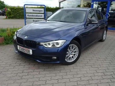 Używany BMW 320 Advantage 190 KM (139 kW) 2015 Niebieski Sedan/Limuzyna