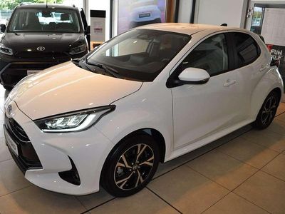 Neu Toyota Yaris Hybrid Comfort 116 PS (85 kW) 2025 Schneeweiss Kleinwagen