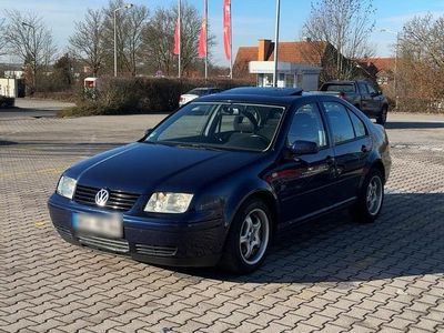 Gebraucht VW Bora 101 PS (74 kW) 1999 Blau Limousine