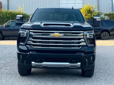 Neu Chevrolet Silverado 476 PS (350 kW) 2026 Schwarz SUV
